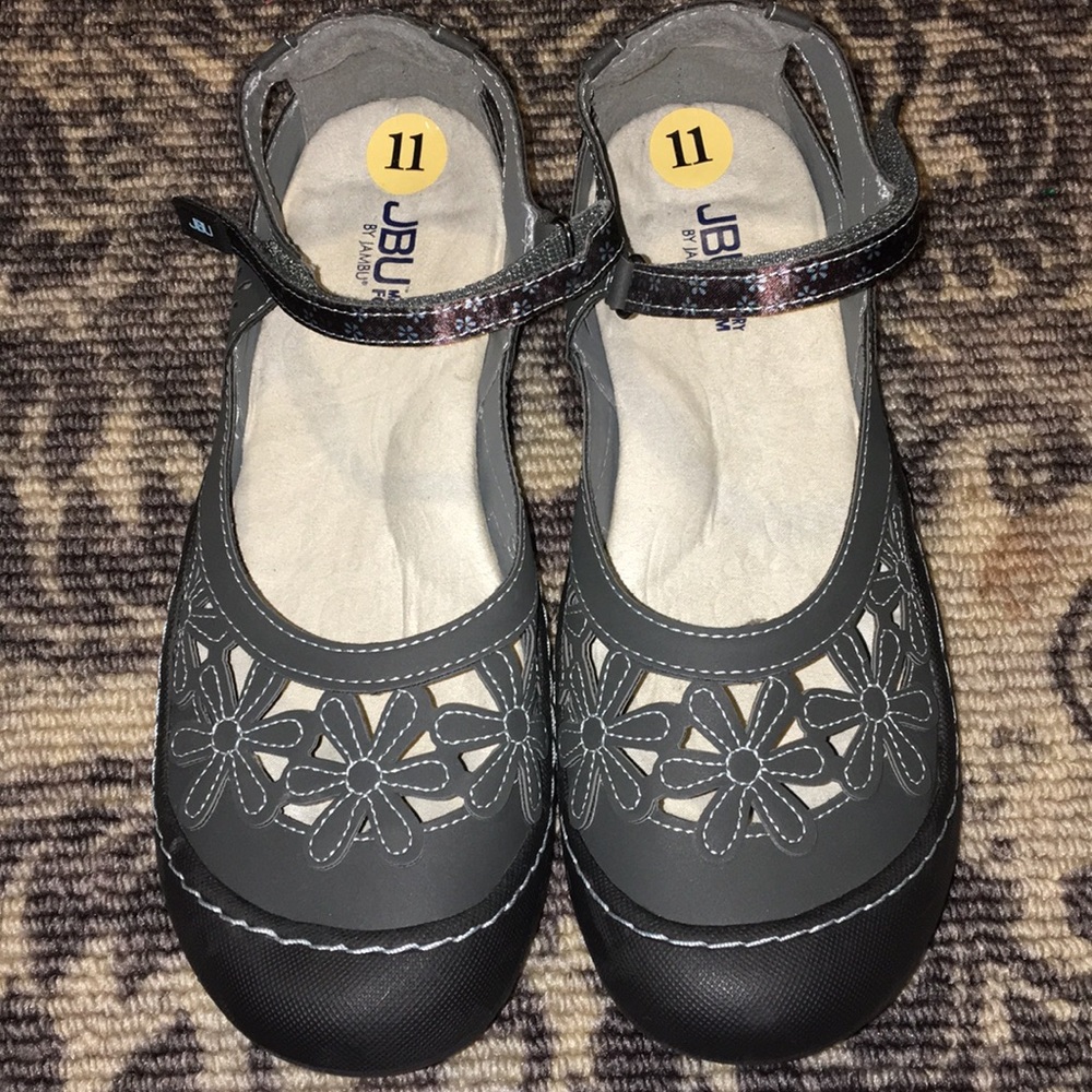 JBU Women's Gray Floral Mary Jane Shoes
